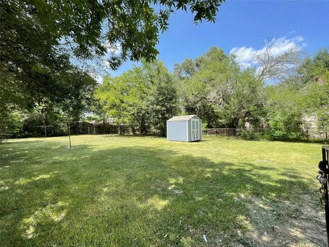 Building Photo - 5213 Anzio Rd