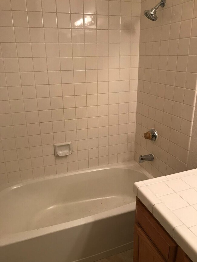 Building Photo - Move-in special: SUNRISE MOUNTAIN: This Ranch Style (Single Story) 3bed/2ba - 89156