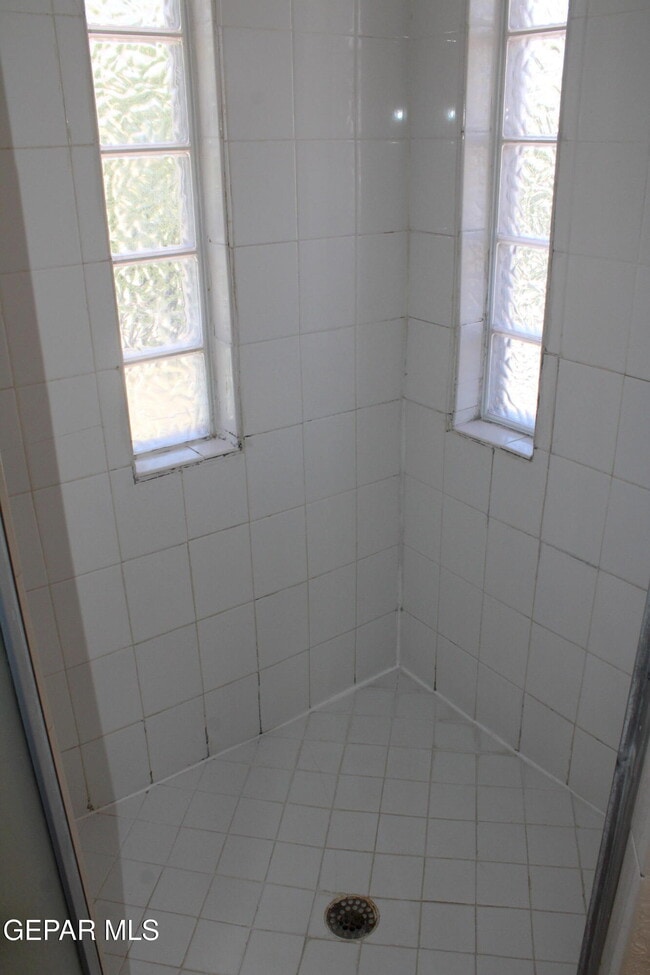 Building Photo - 4113 Loma Rosada Dr