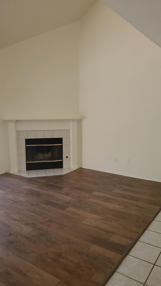 Building Photo - 24111 Del Monte Dr.