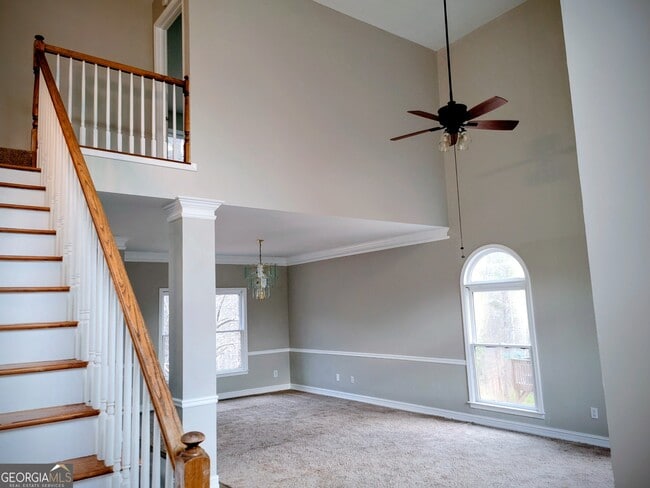 Building Photo - 1523 Fallen Leaf Dr SW