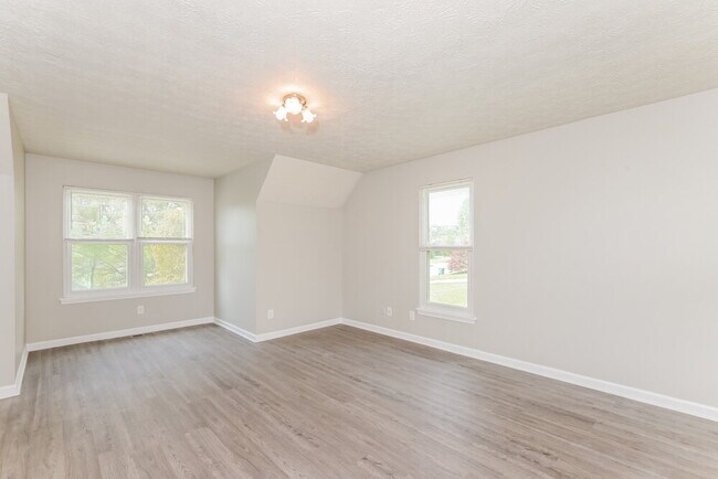 Building Photo - 3642 Cameron Hills Pl