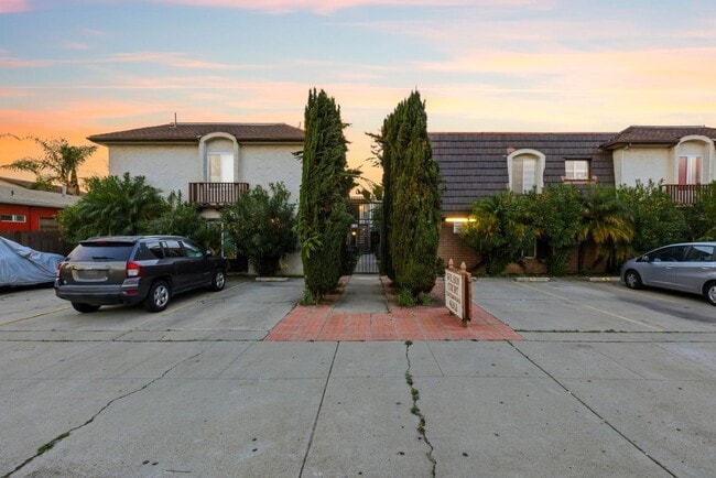 Building Photo - 4262 Wilson Ave