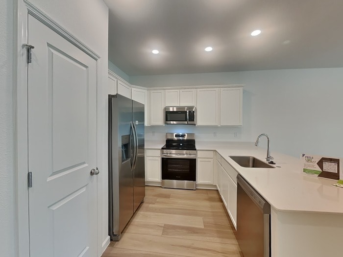 Building Photo - 626 Holly Lks Dr