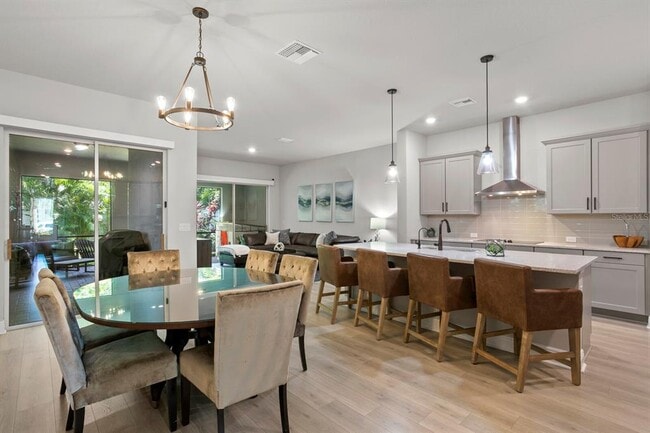 Building Photo - 408 S Matanzas Ave