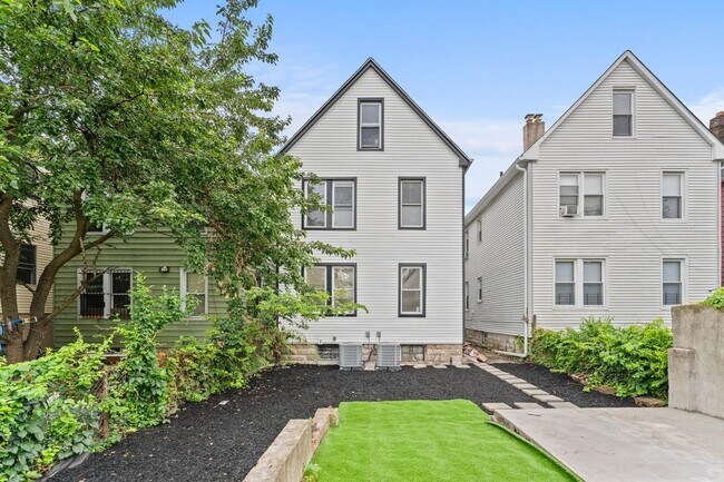Building Photo - 64 Bostwick Ave