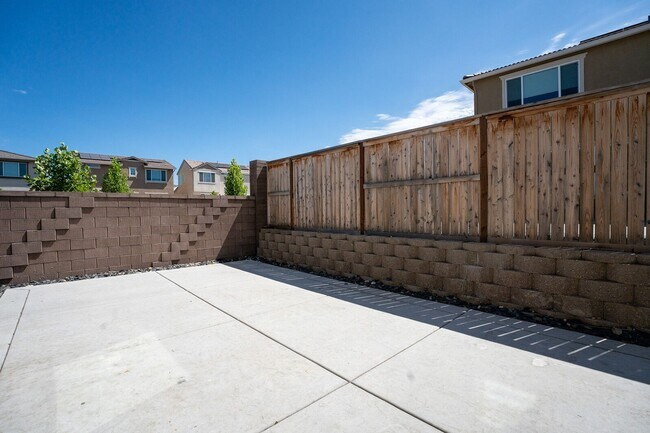 Building Photo - 3434 Sassafras Way