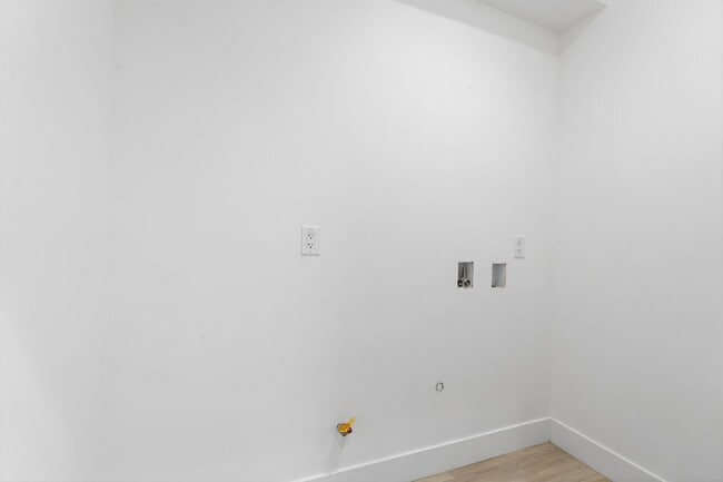 Building Photo - 10961 Calvert St