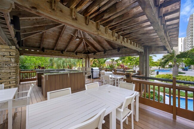 Building Photo - 20281 E Country Club Dr