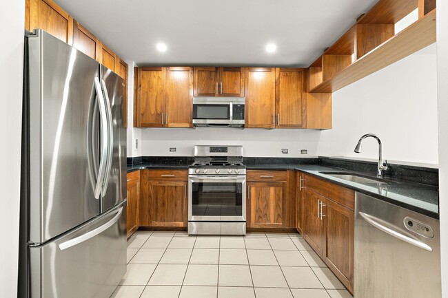 Building Photo - 20 Newport Pkwy