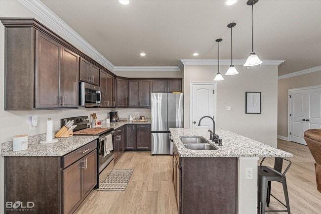 Building Photo - Legacy Pointe