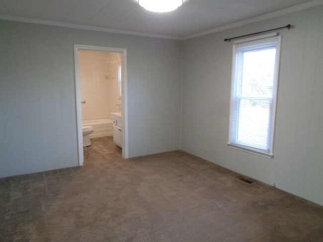Building Photo - Kernersville Location-2 Bedroom House