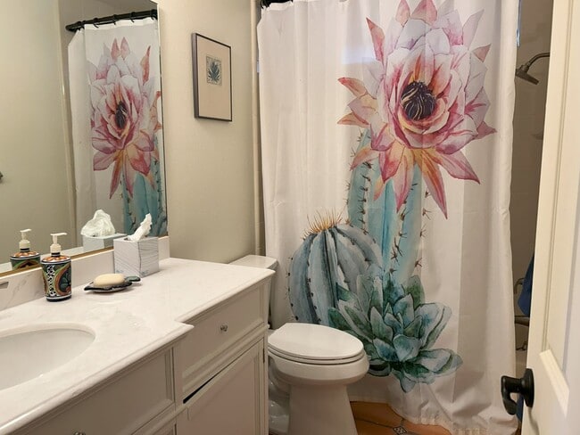 Building Photo - Short-Term Fully Furnished Rental – Available Now!