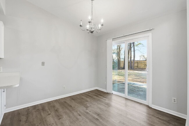 Building Photo - 8232 Pleasant Ridge Dr