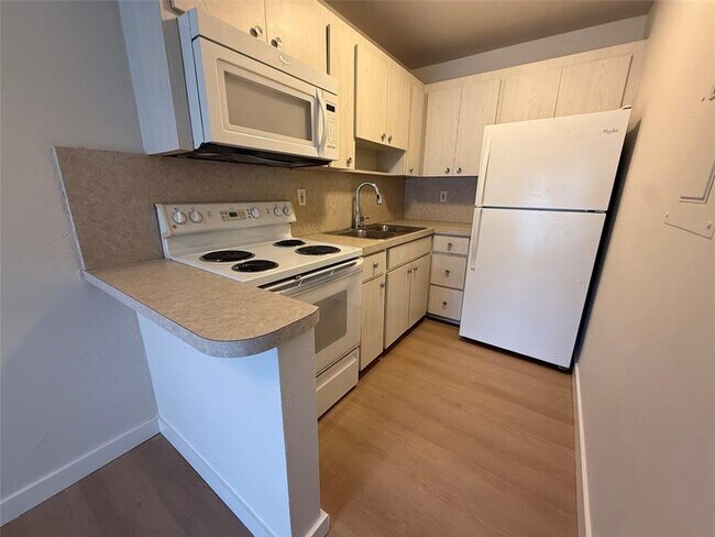 Building Photo - 4009 NE 21st Ave