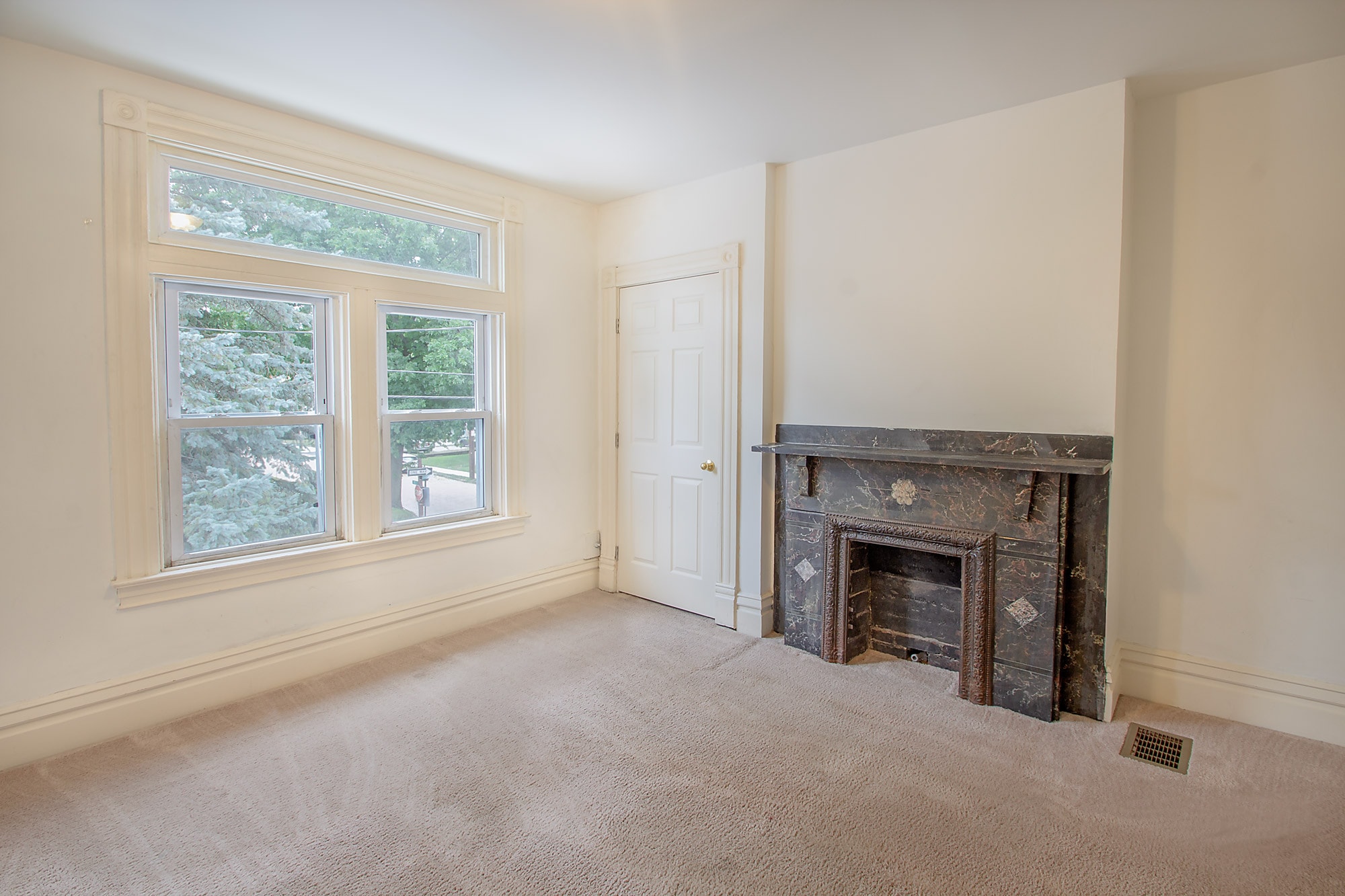 Building Photo - 328 Franklin Ave