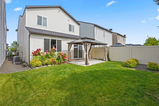 Building Photo - Beautiful 3bd/2.5ba Home w/Office Space & Bonus Loft