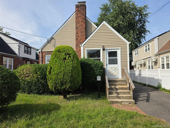 Building Photo - 987 Wallace Ave