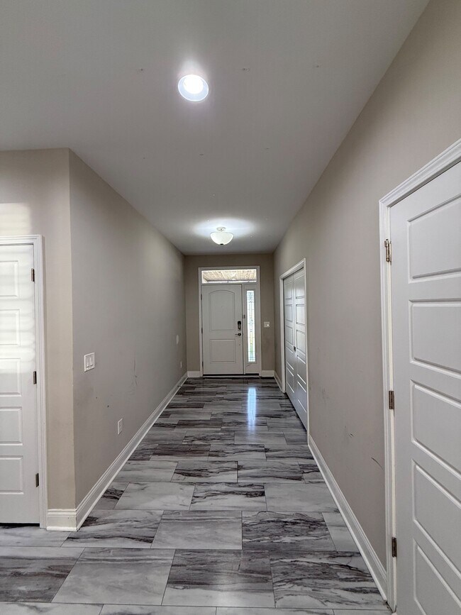 Building Photo - 6346 Walker Ct