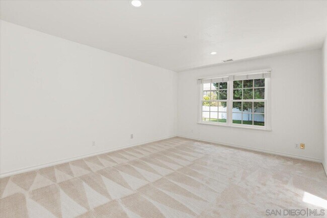 Building Photo - 512 S Granados Ave