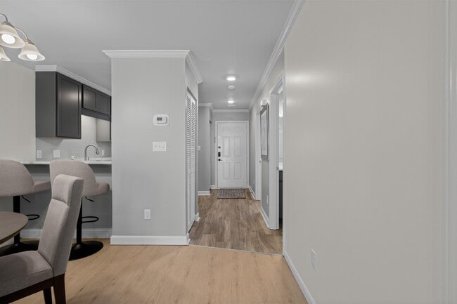 Building Photo - 7700 Porcher Dr