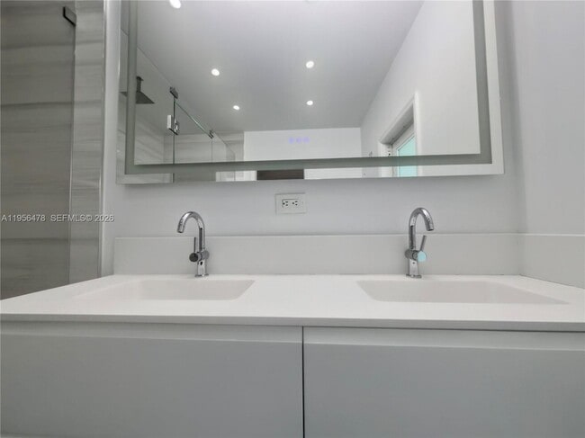 Building Photo - 8015 SW 136th St