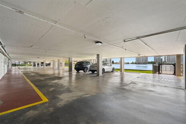Building Photo - 17500 N Bay Rd