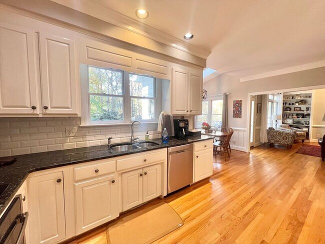 Building Photo - 9105 Kirkhill Dr