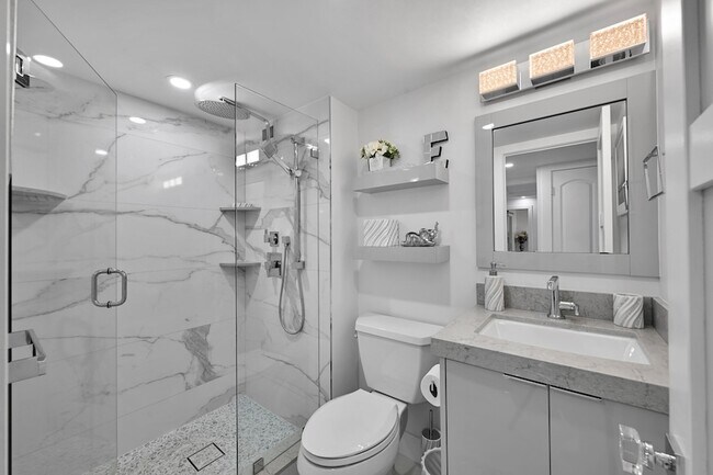 Building Photo - 2860 S Ocean Blvd