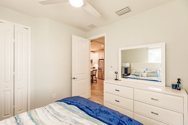 Building Photo - 11651 Solano Dr