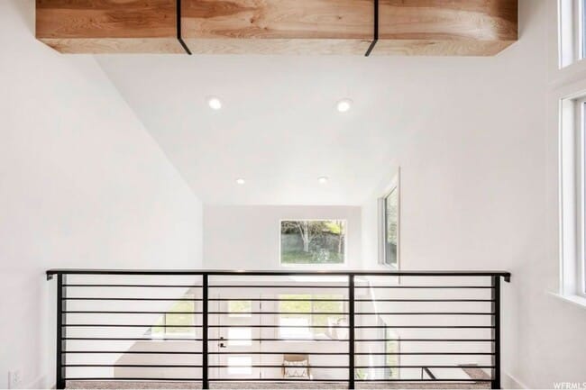 Building Photo - Designer Prospector Townhome