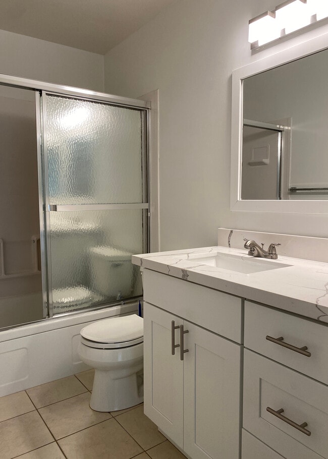 Building Photo - 65 Kirkland Ave