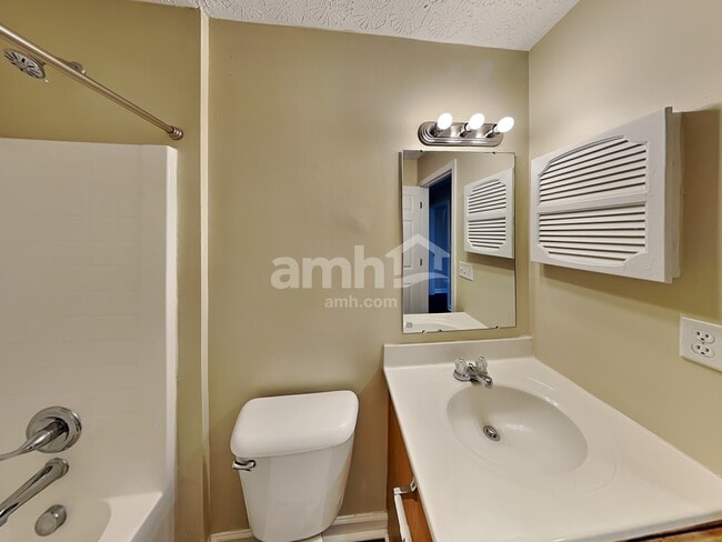 Building Photo - 8 Danielson Cir