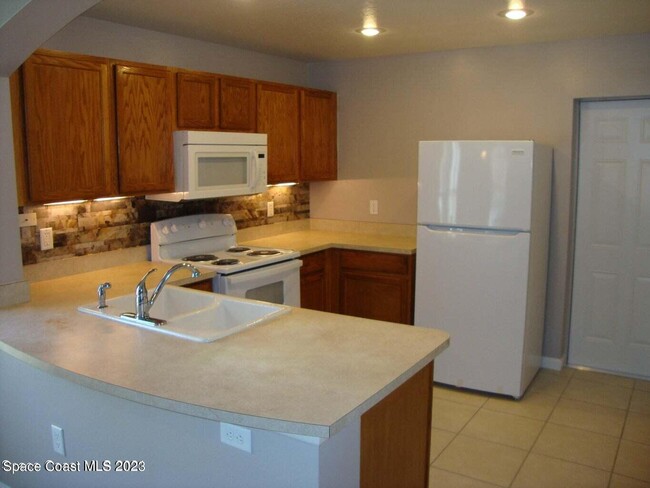 Building Photo - 655 Margie Dr