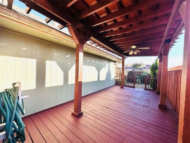 Building Photo - 2032 Greenview Dr