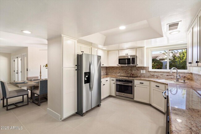 Building Photo - 8338 E San Rafael Dr