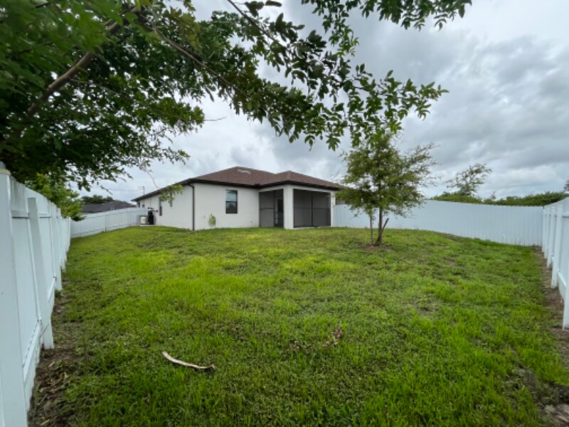 Building Photo - 2443 Daniel Ave N
