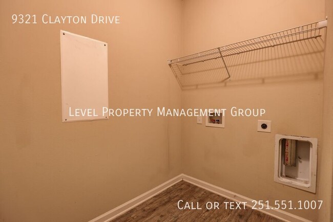 Building Photo - 9321 Clayton Dr