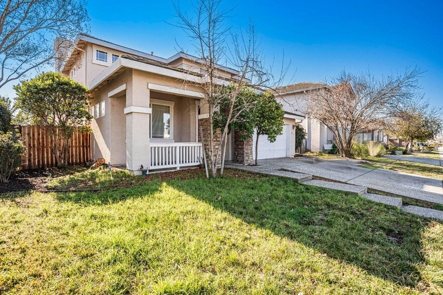 Building Photo - 8336 Cantwell Dr