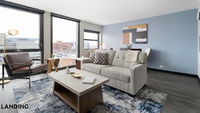 Building Photo - 1922 W Ogden Ave