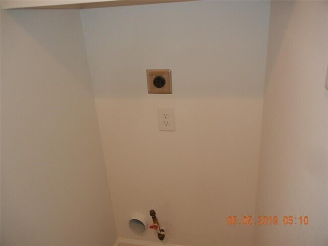 Building Photo - 8727 Bryam St