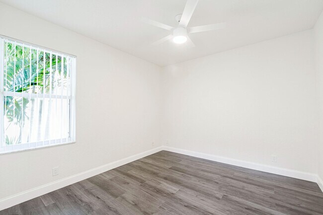 Building Photo - 12630 Torbay Dr