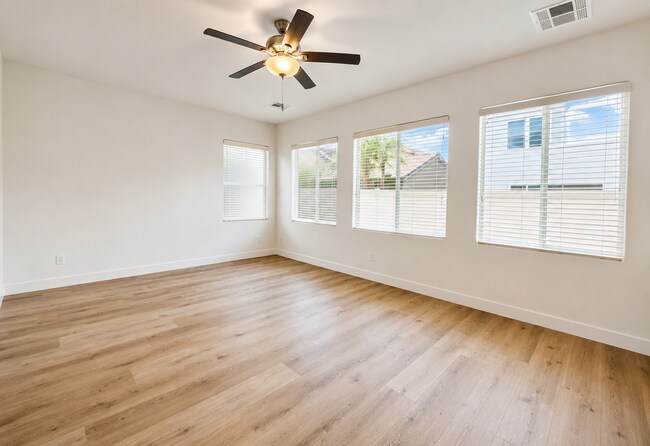Building Photo - Must See in Centennial Area!