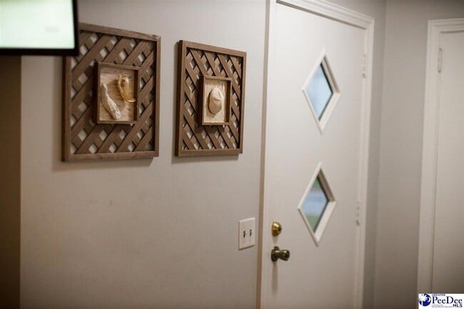 Building Photo - 150 Central Dr