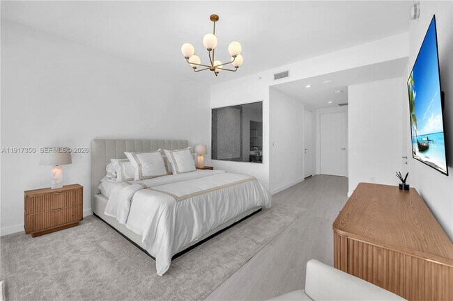 Building Photo - 200 Biscayne Blvd Way