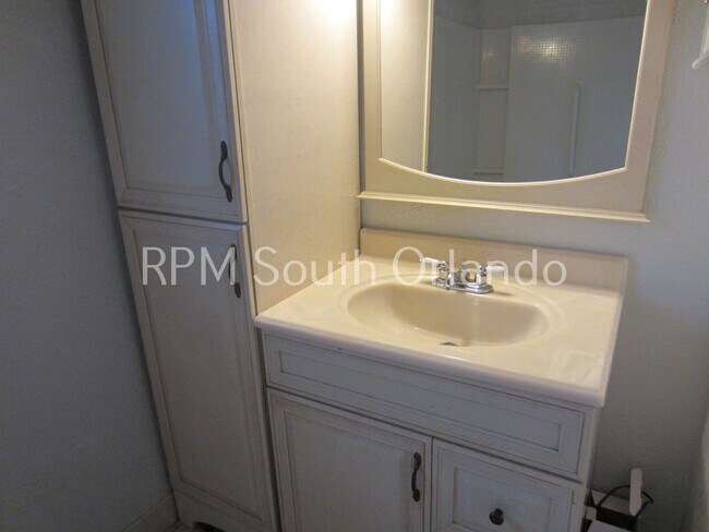 Building Photo - Great location! 2nd floor condo in Winter ...