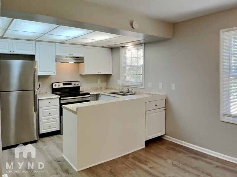 Building Photo - 6372 Birchview Dr S
