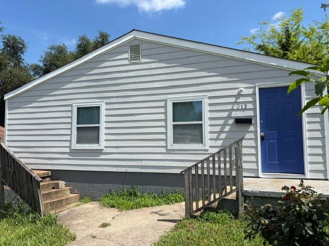 Building Photo - 913 Marina St