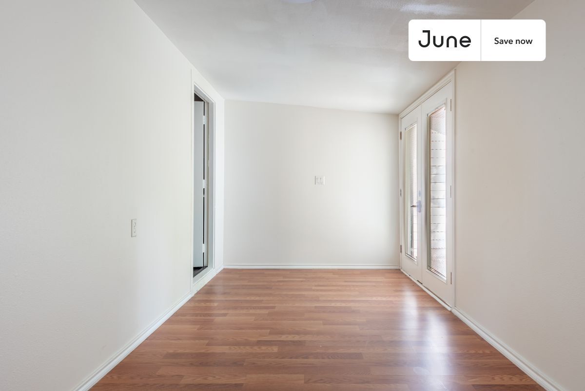 Building Photo - 6307 Chesterfield Ave