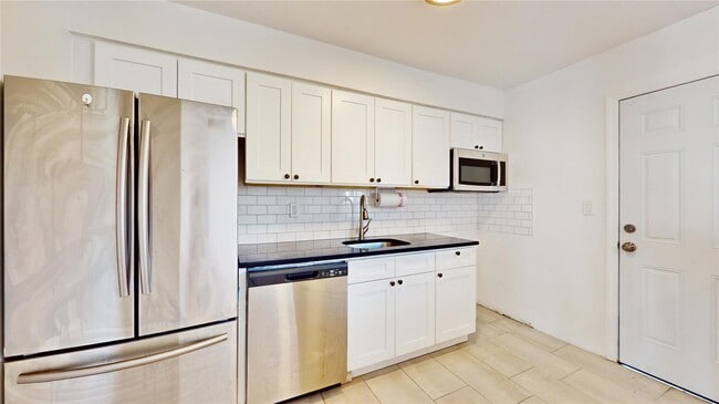 Building Photo - 37 Waring Pl